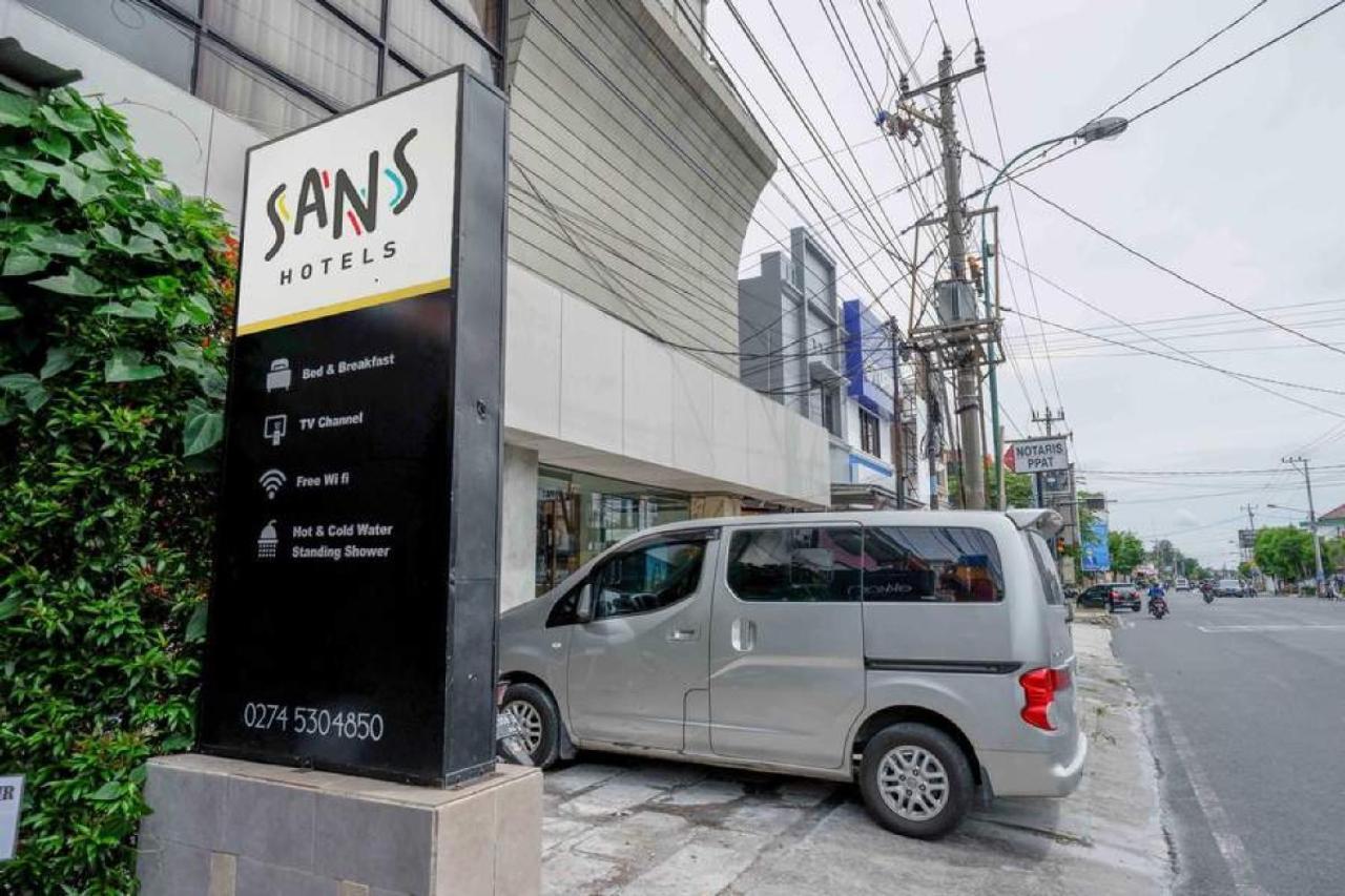 Sans Hotel Ekkon Yogyakarta By Reddoorz Ngabean Екстер'єр фото