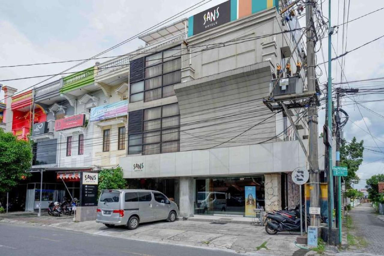 Sans Hotel Ekkon Yogyakarta By Reddoorz Ngabean Екстер'єр фото